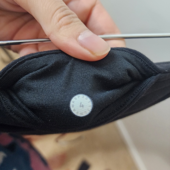 Lululemon athletica black leggings size 4 - Picture 3 of 4